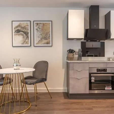 Stayzeni, Ouse Court Modern 1 Bed Apartamento *